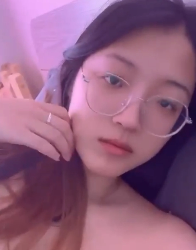 超优质泄密百度盘河南赵露露美女图影合集23三人游92V1.46G，等了两周终于到手