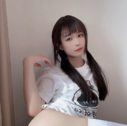 自购推特网红布丁猫爪印最新合集7四人游490M，资源分享百度盘