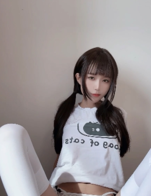 自购推特网红布丁猫爪印最新合集7四人游490M，资源分享百度盘