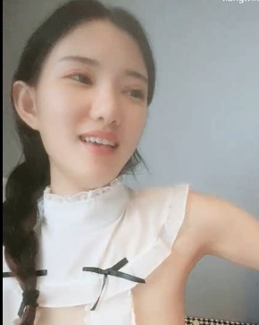 网红眼镜主播南半球气质大合集46V30G,各种服装内衣尽显魅力