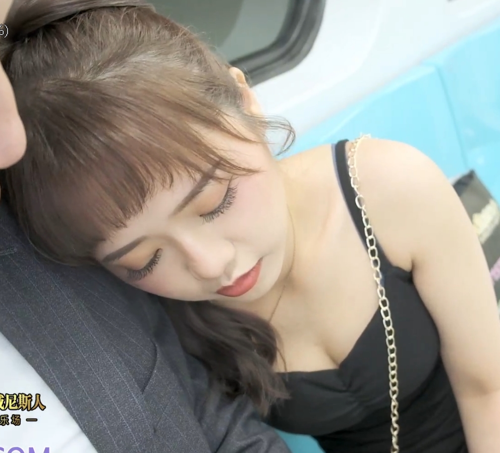 推特温芮私密作品集96部51.3G软糯诱惑