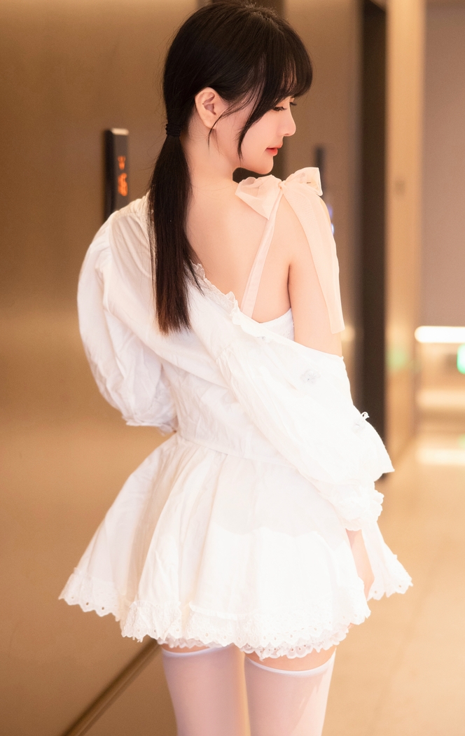 谢小蒽秀人福利合集28G86部纯欲风撩人