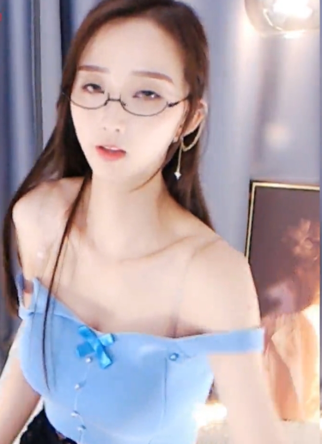 斗鱼可萝可御小熙米定制舞蹈合集15部614MB，绝版珍藏