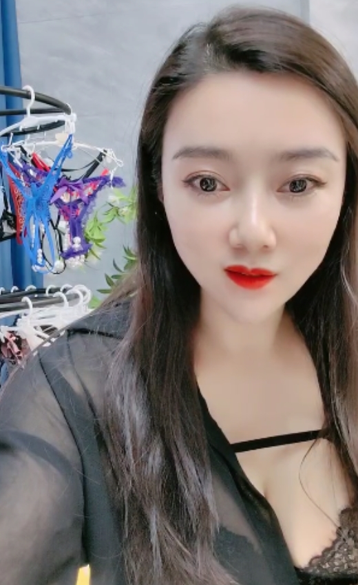 抖音风韵少妇55部原味小热裤合集58G香艳体验