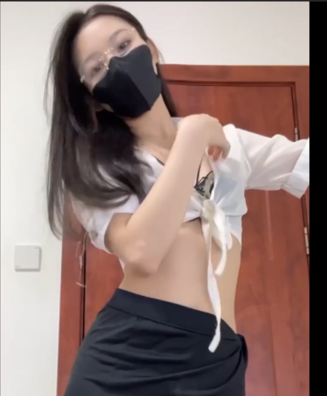 蜜桃福利姬43部6.2G推特超绝心动收藏