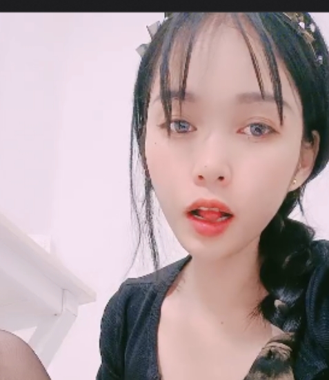 抖音老板娘自嗨视频合集19部15G丰腴美妇