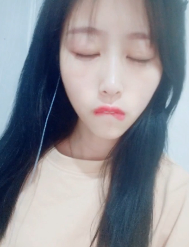 推特月野兔38部露脸视频合集1.39G青涩表现