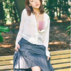 御用魔都嫩模Ada私房特辑649拍14片595M绝密展示