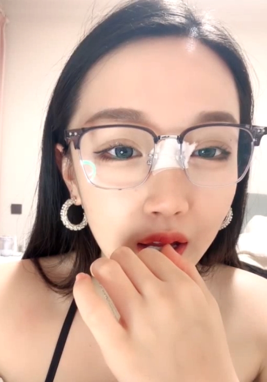 叭嗦舞蹈合集57部48.6G眼镜御姐优质身材