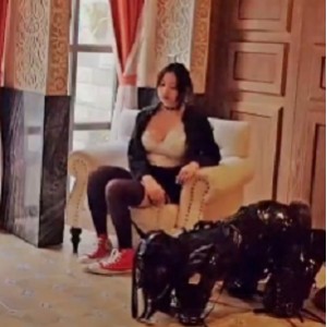 野外释放实拍神秘女郎134部1.3G超解压