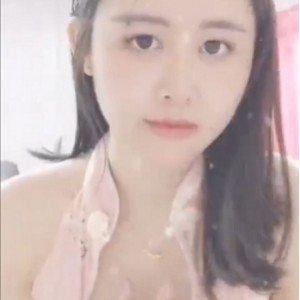 七彩糖果半糖主播福利8V62M微信太勾人