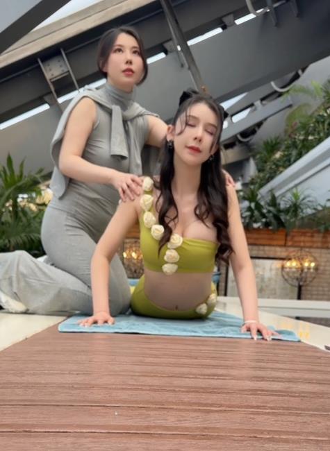 131部李丽莎秀人网合集58.7G超勾人