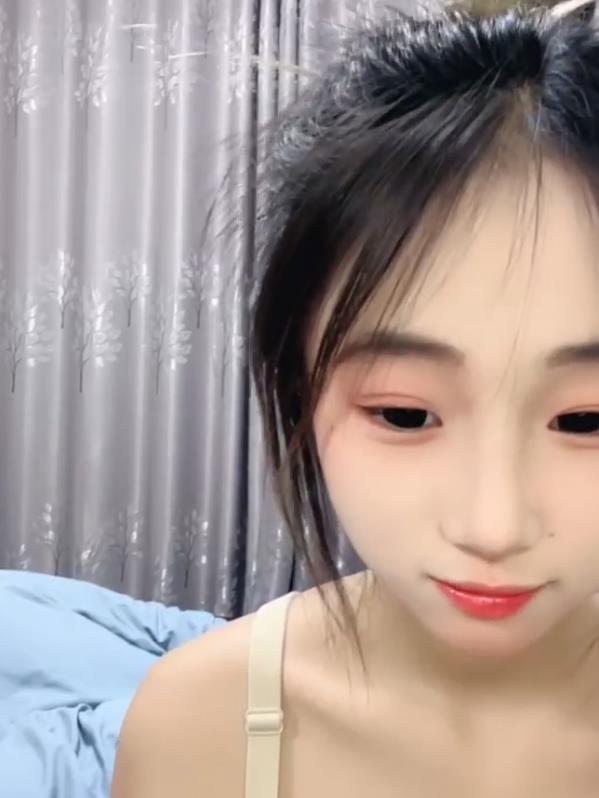 小小羊呐雪白校花直播多部2.42G某平台馒头吸睛娇嫩藏不住