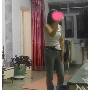 坦克姨与罩杯小妹15V乱合集1.86G海角暗水之下第二季