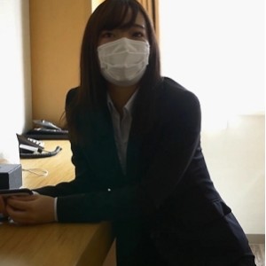 爱脚癖博物馆求职女大学生丝足TK实录1V1.27G扭动太有看头