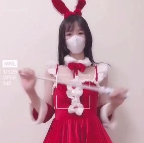 红衣小妹子火辣劲舞视频1部50M这腰臀比绝了