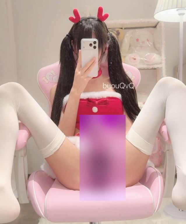 网盘意buouQwQ伪娘视频图包2V26P700M皮肤白嫩身材顶